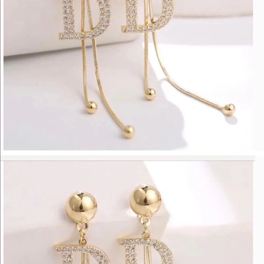 beautiful Dior earrings. So pretty! Made well beautiful Swarovski crysta… - Picture 3 of 3